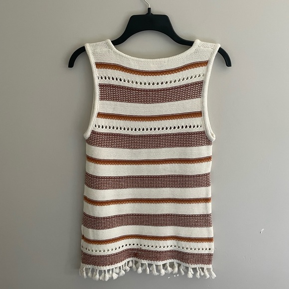BRAND NEW! Crochet tank top with cute frill detail on the bottom! - Picture 2 of 6